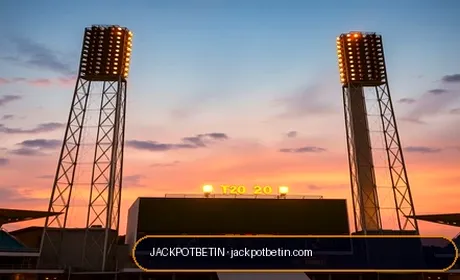 IPL 2026 venue pitch reports, toss impact, and quick-join contest formats
